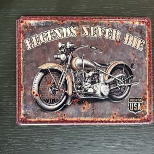 Retro metalinė dekoracija „Legends Never Die“